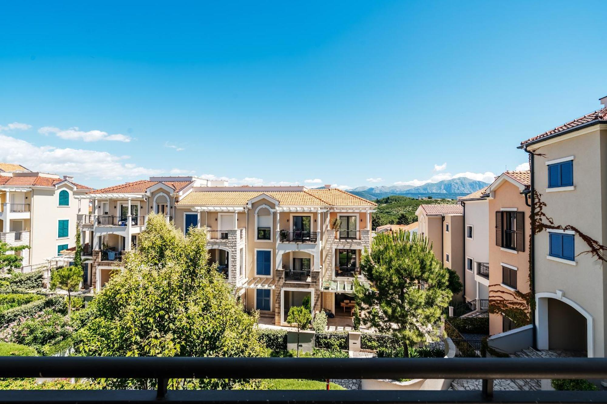 Lustica Apartments Central Tivat Kültér fotó