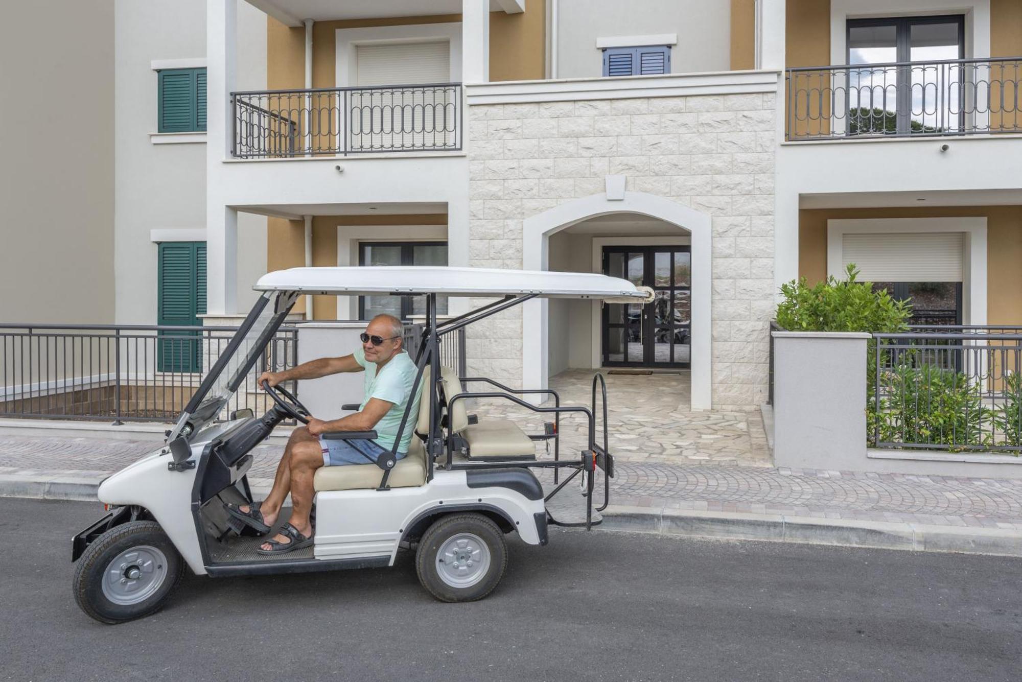 Lustica Apartments Central Tivat Szoba fotó